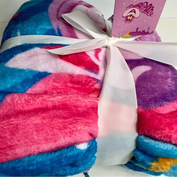 NWT. Disney Character Blanket throw Madly Mischievous by Lewis Whitman artist. - Picture 7 of 9
